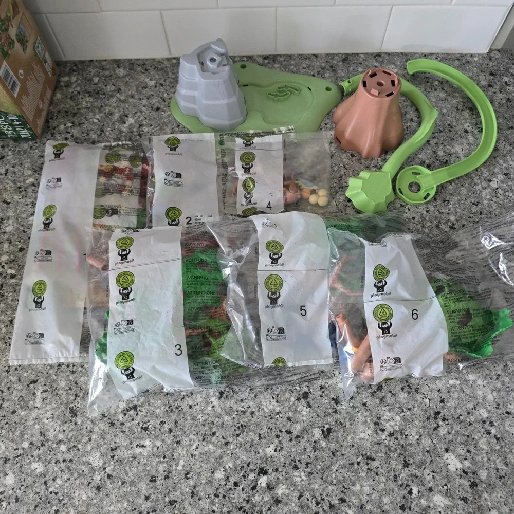 Playmobil Wiltopia Tropical Jungle 71142 Kids Set Complete READ